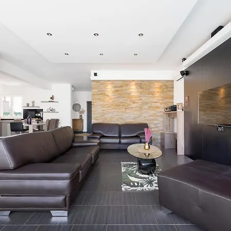 Summer House Escape Vrsi