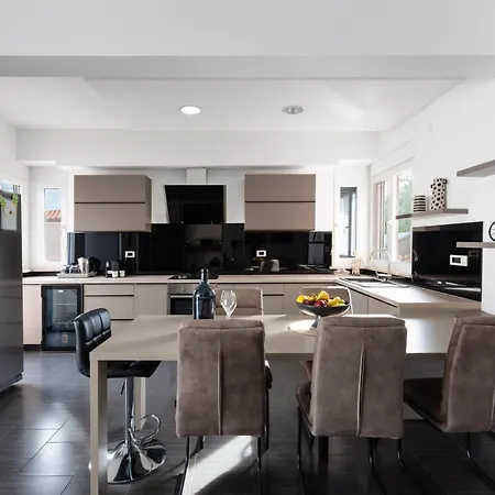 Summer House Escape Villa Vrsi