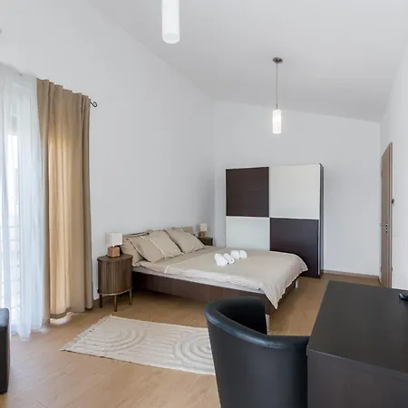 Villa Summer House Escape *