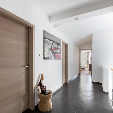 Summer House Escape Vrsi