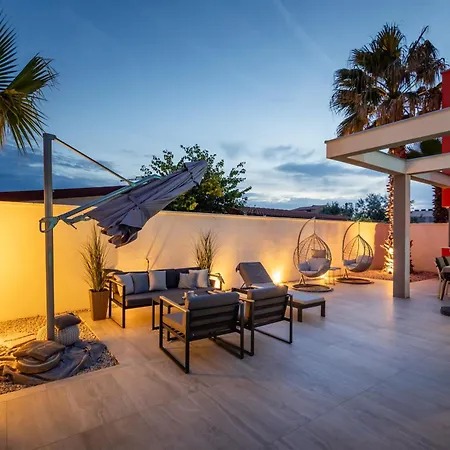 Summer House Escape * Vrsi