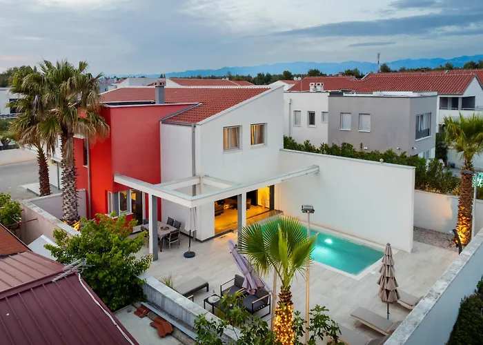 Summer House Escape
