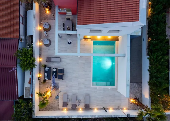 Summer House Escape