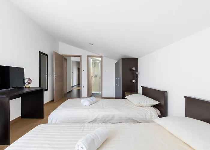 Summer House Escape * Vrsi