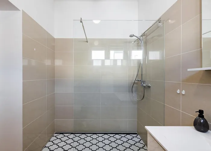 Villa Summer House Escape