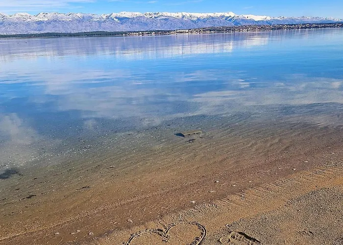 Summer House Escape *