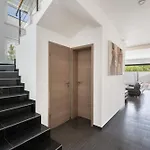 Villa Summer House Escape *