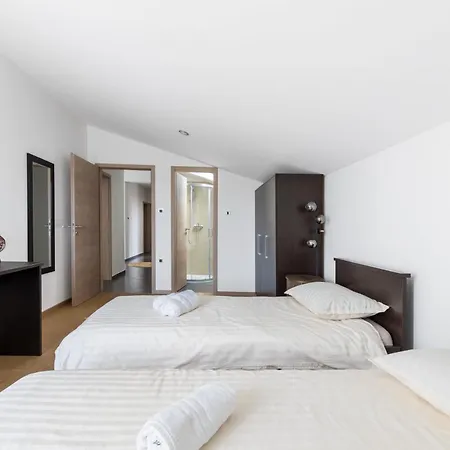 Summer House Escape * Vrsi