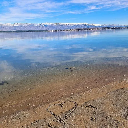 Summer House Escape *