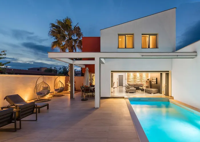 Summer House Escape Villa *