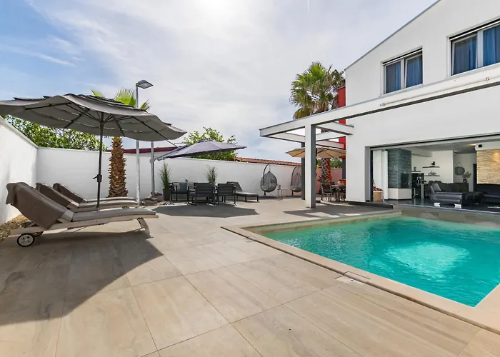 Summer House Escape Villa Vrsi