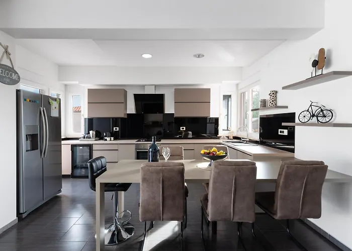 Summer House Escape Villa Vrsi