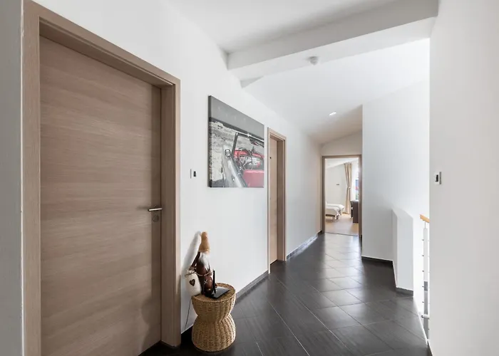 Summer House Escape Vrsi